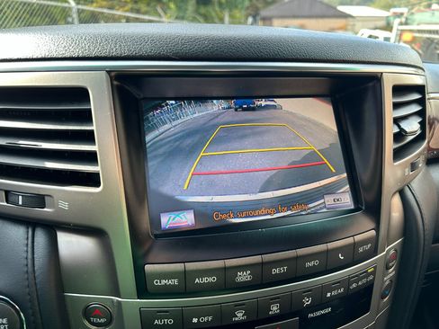 Used 2015 Lexus LX 570 4WD image 24