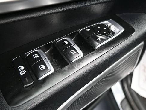 Used 2022 Kia Telluride S FWD image 11