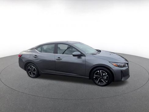 Used 2025 Nissan Sentra SV image 2