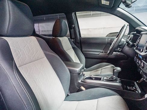 Certified 2023 Toyota Tacoma TRD Off-Road AWD/4WD image 17