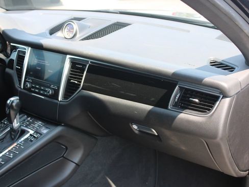 Used 2018 Porsche Macan S AWD/4WD image 30