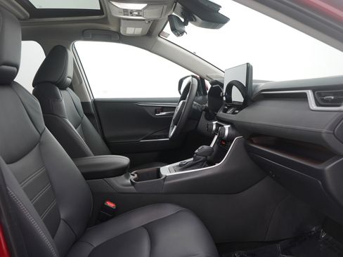 Used 2025 Toyota RAV4 Limited w/ Advanced Technology Package image 13
