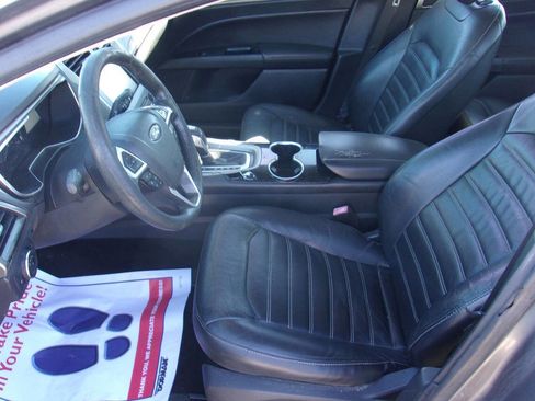 Used 2014 Ford Fusion SE w/ Equipment Group 202A image 8