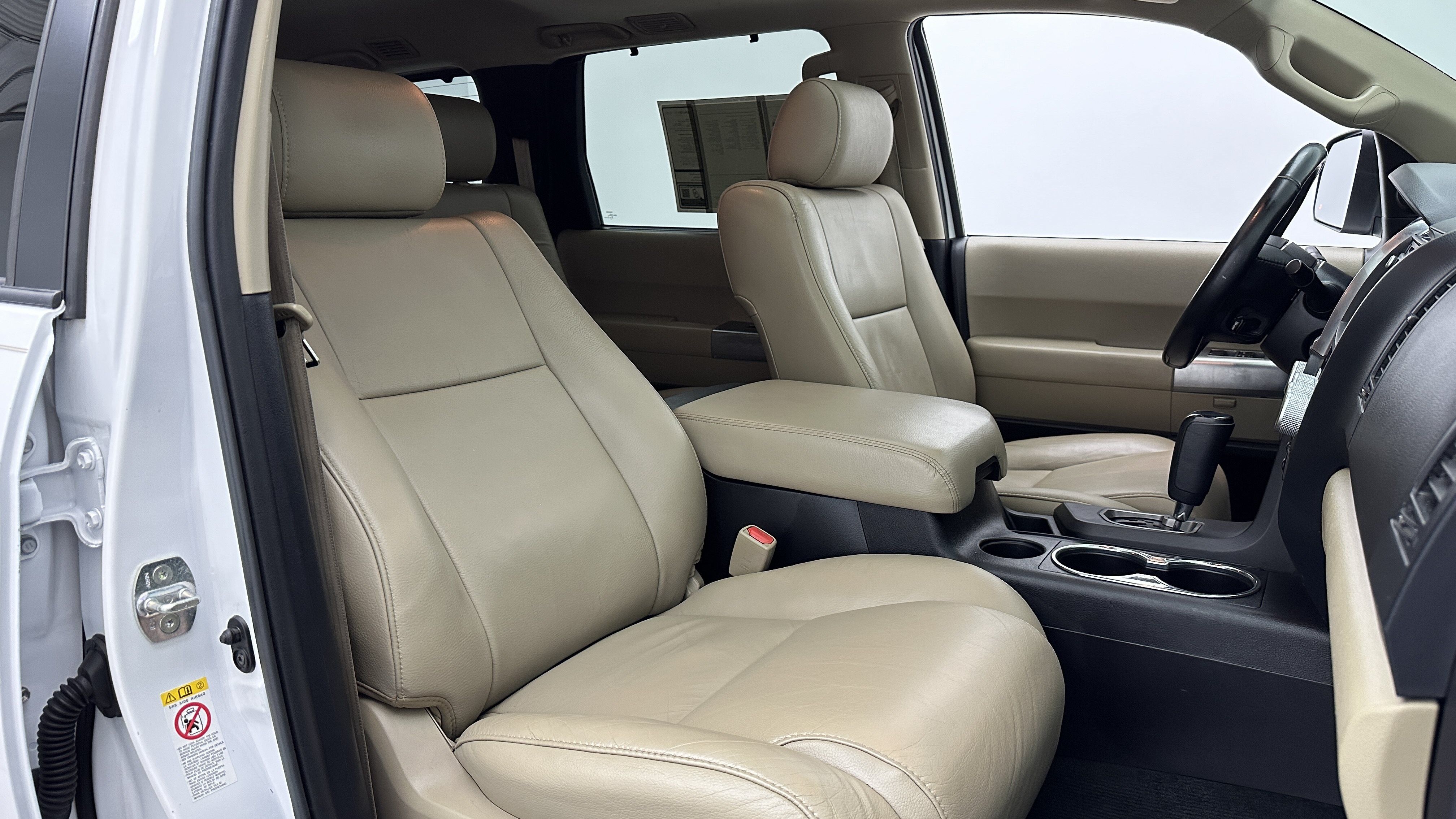 Used 2018 Toyota Sequoia Limited w/ Safety & Convenience Package RWD image 47