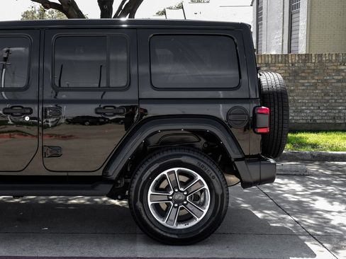 Used 2022 Jeep Wrangler Unlimited Sahara w/ Cold Weather Group image 23