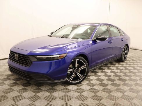 Used 2023 Honda Accord Sport image 1