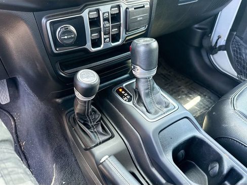 Used 2023 Jeep Wrangler Unlimited Sahara w/ Cold Weather Group AWD/4WD image 17