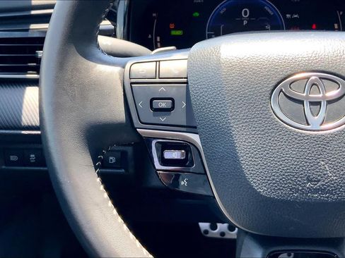 Used 2025 Toyota Camry SE FWD image 23