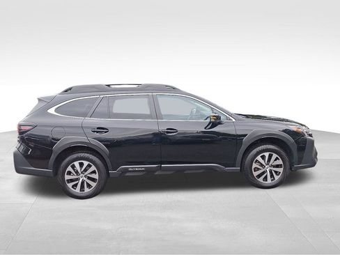 Certified 2025 Subaru Outback Premium image 7