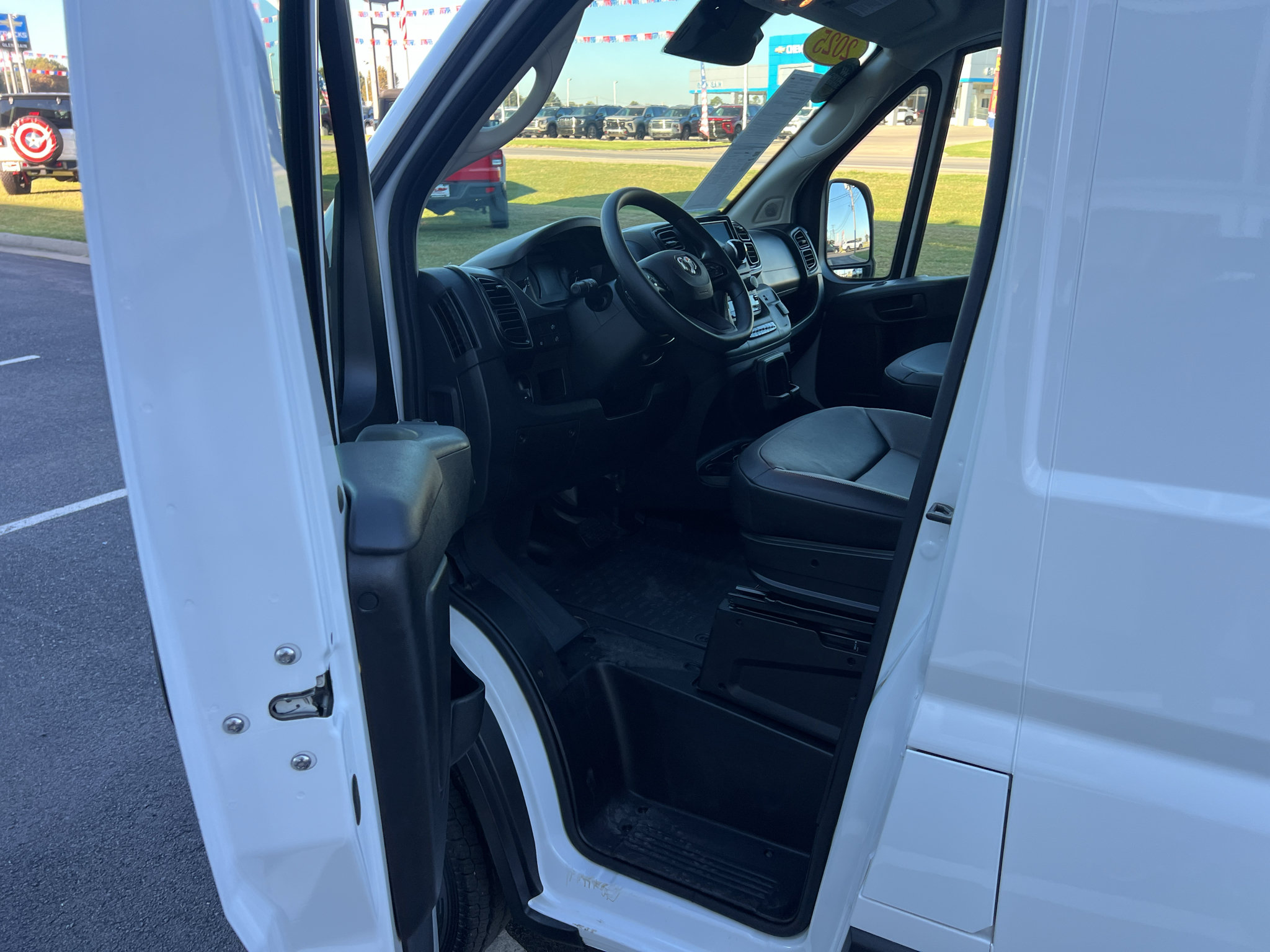 Used 2025 RAM ProMaster 2500 w/ Convenience Group FWD image 28