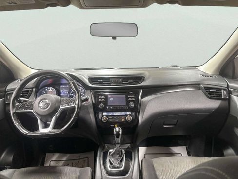 Used 2017 Nissan Rogue Sport SV w/ SV All-Weather Package image 21