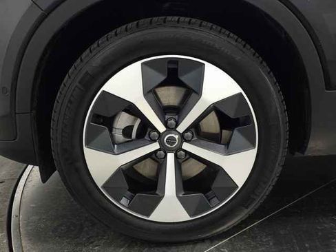 Certified 2025 Volvo XC40 B5 Plus image 15