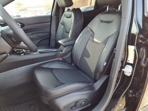 New 2026 Jeep Compass Latitude AWD/4WD image 5