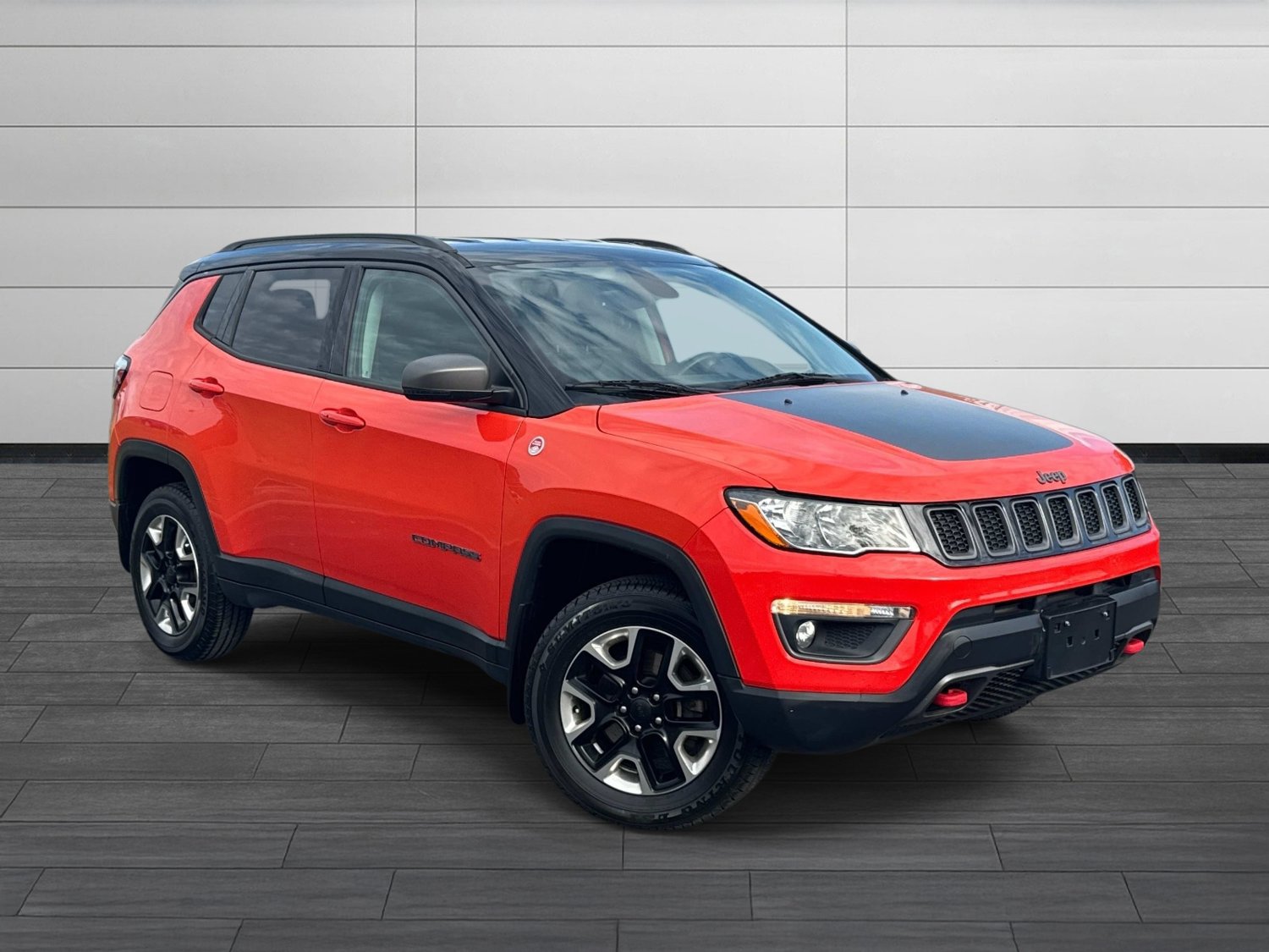 Used 2018 Jeep Compass Trailhawk w/ Cold Weather Group AWD/4WD image 2