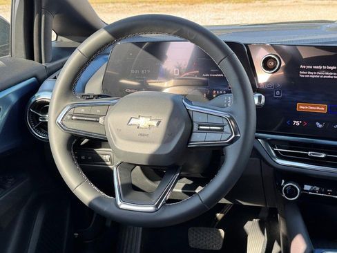 New 2026 Chevrolet Equinox EV LT image 7