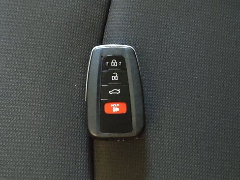 Used 2022 Toyota Corolla LE w/ LE Convenience Package FWD image 32