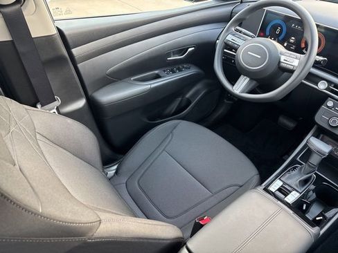 Used 2026 Hyundai Tucson SE FWD image 15