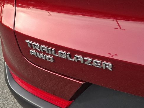Used 2025 Chevrolet TrailBlazer LT image 17