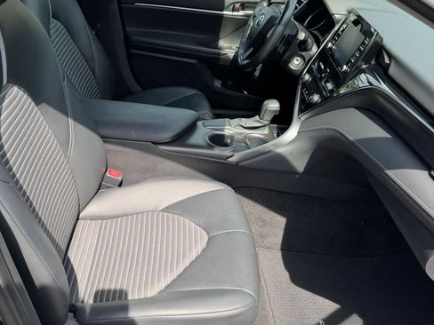 Used 2021 Toyota Camry SE w/ Carpet Mat Package (TMS) image 10