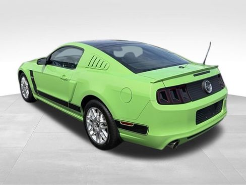 Used 2014 Ford Mustang GT Premium RWD image 3