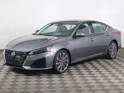 Used 2023 Nissan Altima 2.5 SL FWD image 9