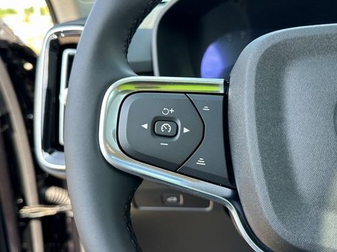 New 2025 Volvo XC40 B5 Ultra w/ Climate Package image 30