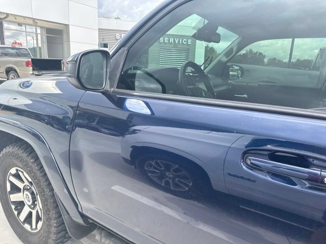 Used 2021 Toyota 4Runner TRD Off-Road AWD/4WD image 27