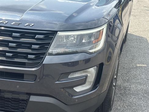 Used 2017 Ford Explorer Sport w/ Equipment Group 401A AWD/4WD image 9