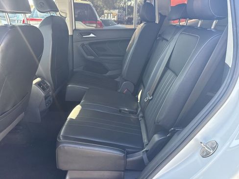 Used 2022 Volkswagen Tiguan SE AWD/4WD image 15