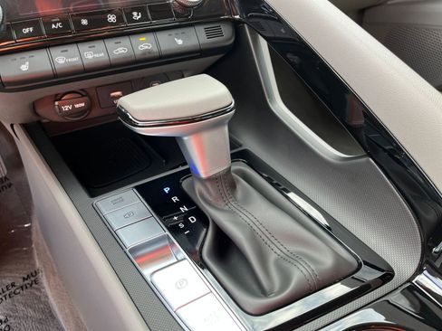 Used 2025 Hyundai Elantra SEL image 44