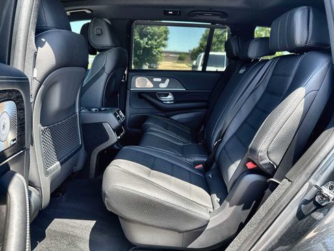 New 2026 Mercedes-Benz GLS 580 4MATIC image 4