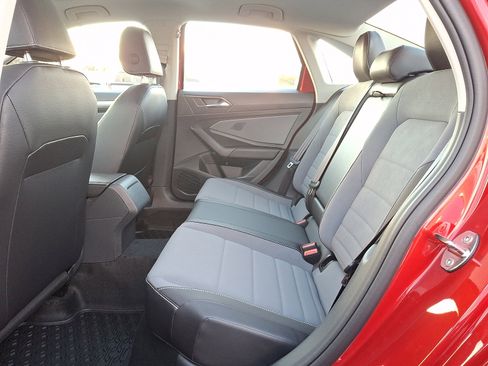 New 2026 Volkswagen Jetta SE FWD image 6