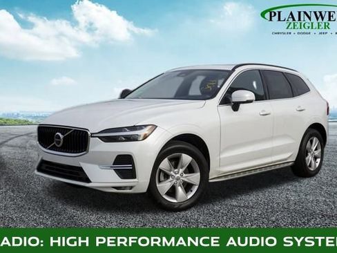Used 2022 Volvo XC60 B5 Momentum image 1