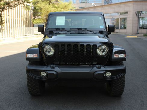 Used 2022 Jeep Gladiator Sport image 3