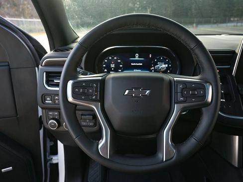 Used 2024 Chevrolet Tahoe Z71 w/ Luxury Package image 2