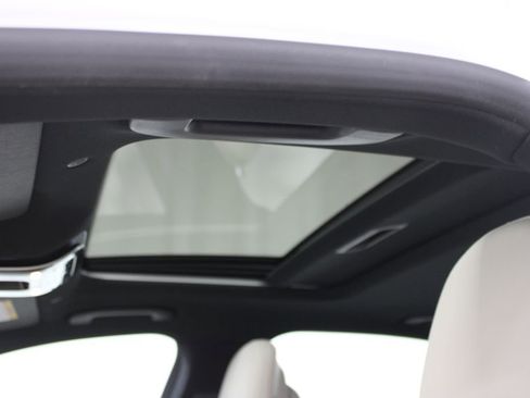 Used 2025 Mercedes-Benz C 300 4MATIC Sedan image 29