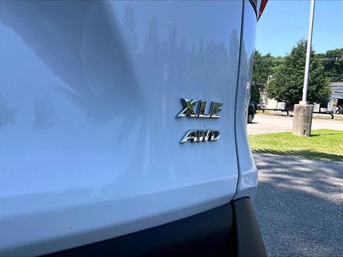Used 2025 Toyota RAV4 XLE AWD/4WD image 29