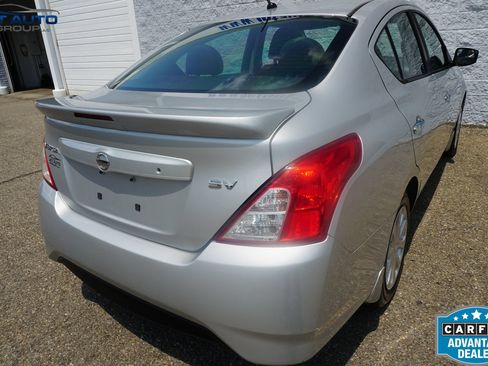 Used 2016 Nissan Versa SV w/ Fog Lights Package FWD image 11