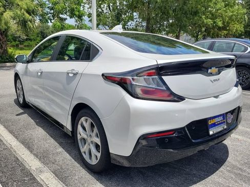 Used 2017 Chevrolet Volt Premier w/ Driver Confidence II Package FWD image 4