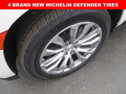 Used 2021 GMC Yukon Denali w/ Denali Premium Package AWD/4WD image 4