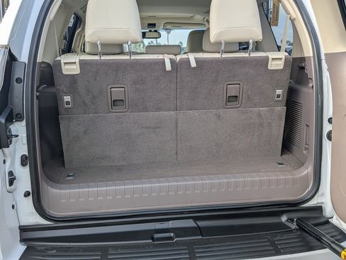 Used 2014 Lexus GX 460 image 9