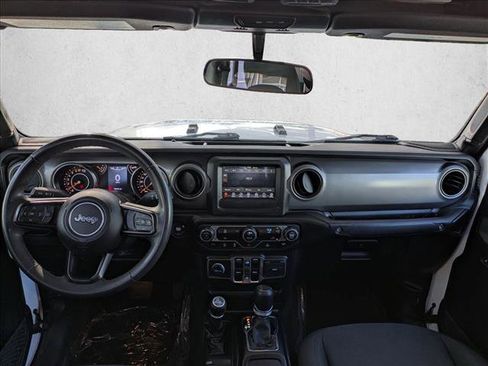 Used 2023 Jeep Gladiator Sport image 14