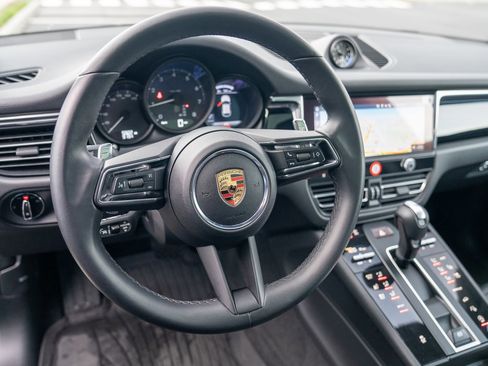 Used 2025 Porsche Macan image 14