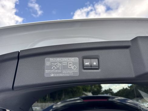 Used 2023 INFINITI QX50 Luxe FWD image 30