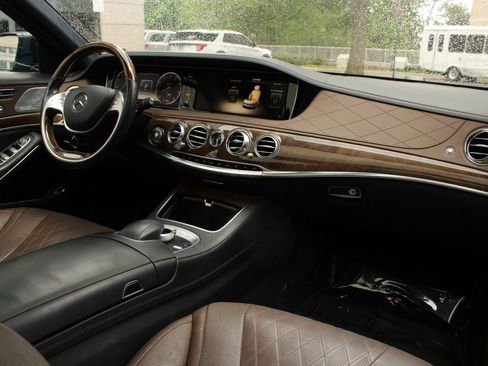 Used 2014 Mercedes-Benz S 550 Sedan image 28