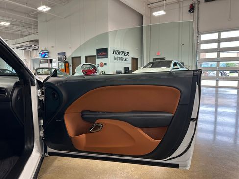 Used 2022 Dodge Challenger SRT Hellcat RWD image 40