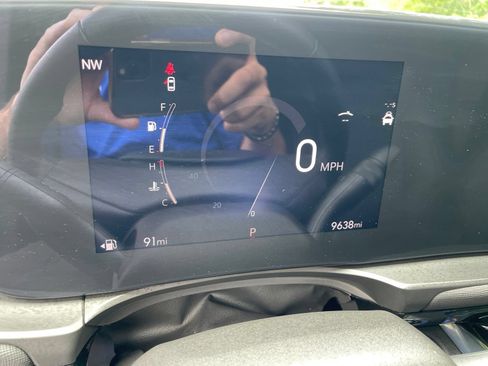 Used 2025 Buick Envista Sport Touring w/ Advanced Safety Package FWD image 21