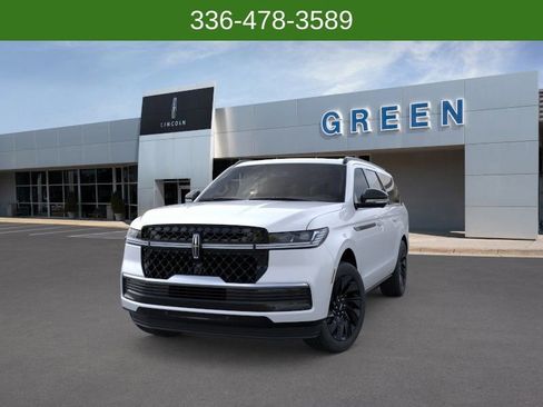 New 2026 Lincoln Navigator L Reserve w/ Jet Appearance Package AWD/4WD image 2