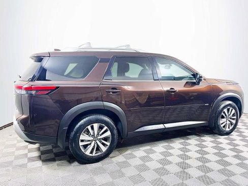Certified 2022 Nissan Pathfinder SL w/ Lighting Package (N92) AWD/4WD image 4