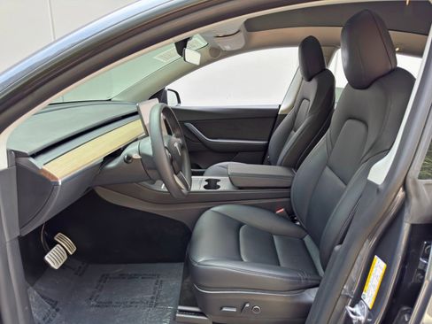 Used 2022 Tesla Model Y Performance image 17